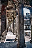 Angkor Wat temple, the crossing cloister. 